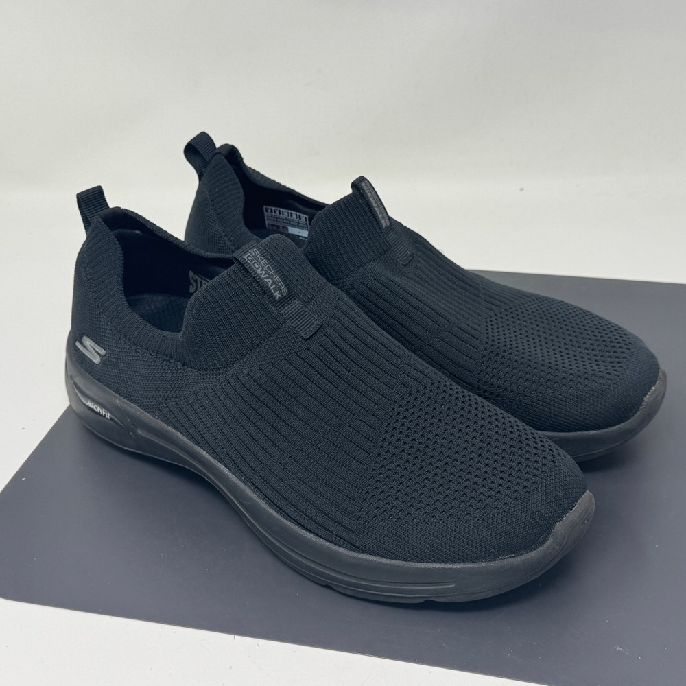 Skechers Womens 124409 Black
Walking Shoes Size 9